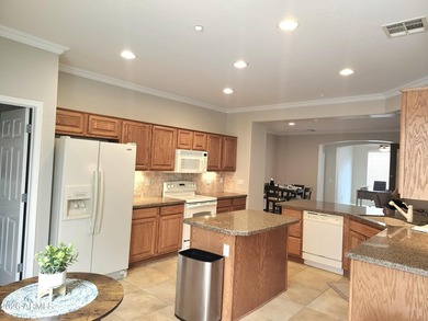 BEAUTIFUL 2BDRM + DEN SINGLE STORY HOME LOCATED IN THE PRESTIGE - photo 12