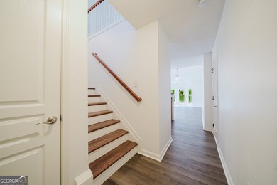 Fresh paint, move-in ready condition, and a low-maintenance - photo 14