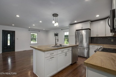 This one comes with the washer, dryer, dishwasher, refrigerator - photo 14