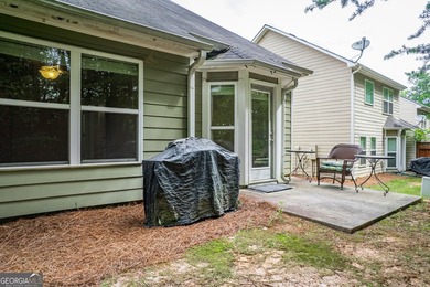 Fresh paint, move-in ready condition, and a low-maintenance - photo 16