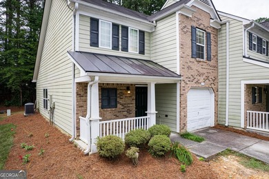 Fresh paint, move-in ready condition, and a low-maintenance - photo 18