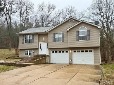 Raintree Lake- Jefferson County Home Active Under Contract in Hillsboro Missouri