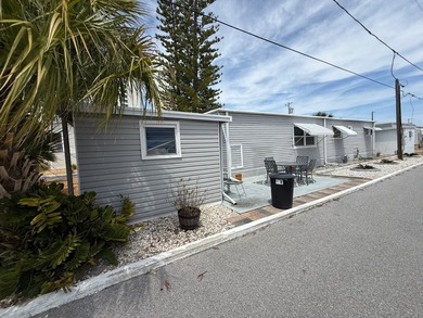 TURNKEY! LOT RENT ONLY 1060 a month, includes water, sewer - photo 32