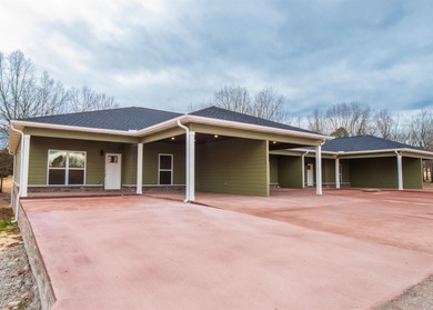 Luxury condominium located on Cooper's Hawk Golf Course