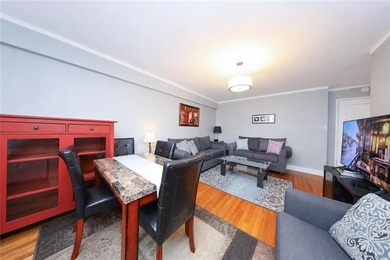 Spacious 1-bedroom, 1-bath co-op offering approximately 800 sq - photo 4