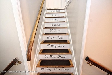 AMAZING OPPORTUNITY TO OWN THIS STUNNNING HOME! Step into this - photo 5
