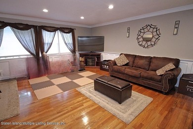 AMAZING OPPORTUNITY TO OWN THIS STUNNNING HOME! Step into this - photo 6