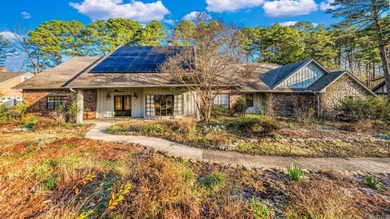 Arkansas River Home For Sale in Maumelle Arkansas