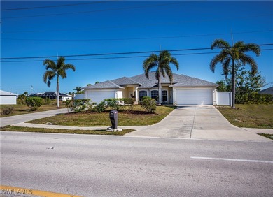 Cape Coral Lakes Area Home For Sale in Cape Coral Florida