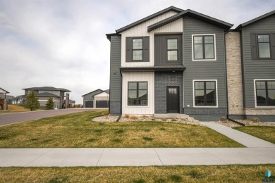 Lake Townhome/Townhouse For Sale in Sioux Falls, South Dakota