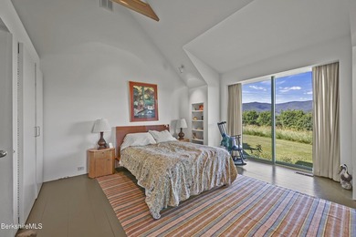 Uncommonly Superb View -- A Vermont Meadow Retreat Tucked - photo 31