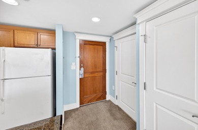 Discover relaxed coastal living in this beautifully furnished - photo 4