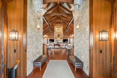 Windy Hill Lodge is an extraordinary mountain retreat set on 6.3 - photo 4