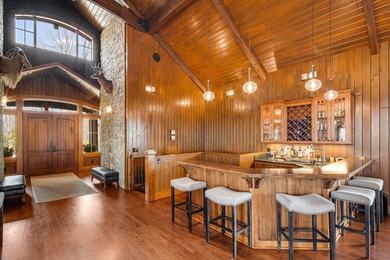 Windy Hill Lodge is an extraordinary mountain retreat set on 6.3 - photo 9