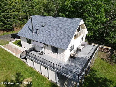 This beautiful move in ready lakeview home sits on a private - photo 1