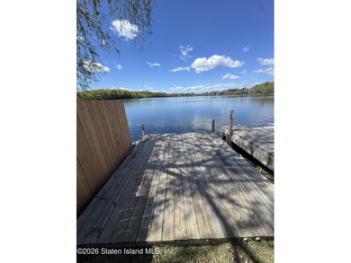 This beautiful move in ready lakeview home sits on a private - photo 4