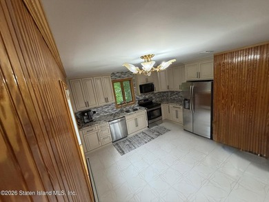 This beautiful move in ready lakeview home sits on a private - photo 9