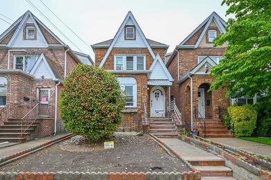Strong and sturdy detached brick 2-family home in the heart of - photo 1