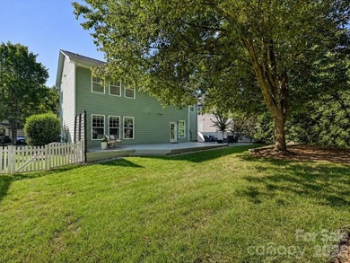 Welcome to this beautifully maintained 4-bedroom, 2.5-bath home - photo 3