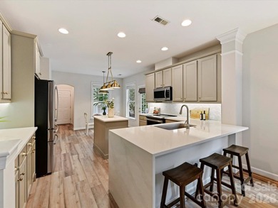 Welcome to this beautifully maintained 4-bedroom, 2.5-bath home - photo 4