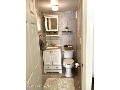 Excellent condition all redone last two years ! Kitchen - photo 10