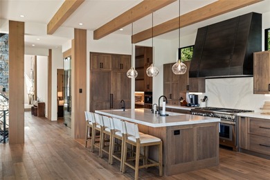 Peak Lakeside Luxury! Built by Malmquist Construction, this - photo 27