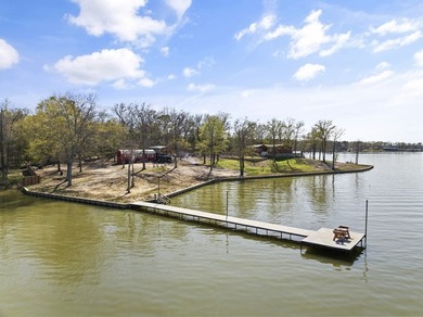 Welcome to this stunning waterfront lake house on Lake Bob - photo 37