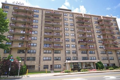 A DECENT SIZE ONE BEDROOM WITH AMPLE CLOSETS FOR THE GREAT PRICE - photo 1