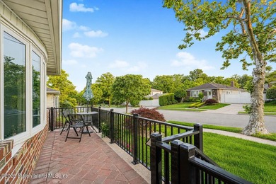 Located on a beautiful tree lined street in the heart of Oakwood - photo 3