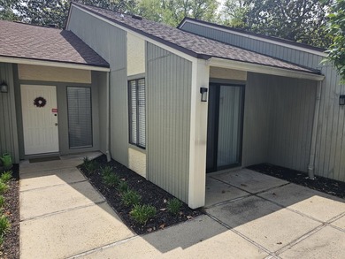 Welcome home to this charming 2-bedroom, 2-bath townhome that - photo 3