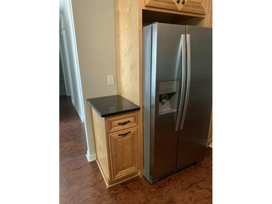 Welcome home to this charming 2-bedroom, 2-bath townhome that - photo 5