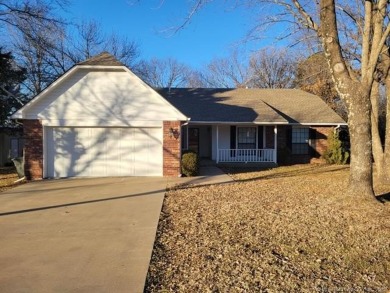 Lake Home For Sale in Eufaula, Oklahoma