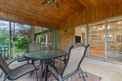 A quiet ranch wrapped in mature trees, soft natural light, and a - photo 19