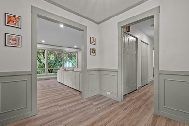 A quiet ranch wrapped in mature trees, soft natural light, and a - photo 20