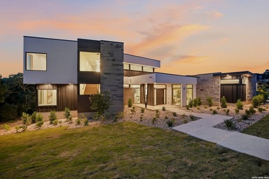 Experience contemporary luxury in this exceptional move-in-ready - photo 2
