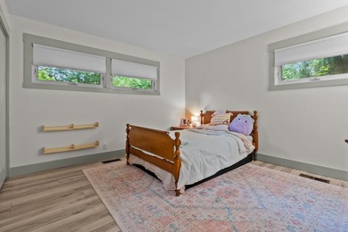 A quiet ranch wrapped in mature trees, soft natural light, and a - photo 25