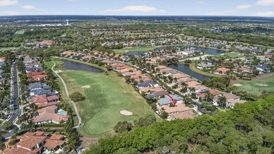 Beautiful 4-bedroom, 3 1/2-bath home located in the exclusive - photo 6