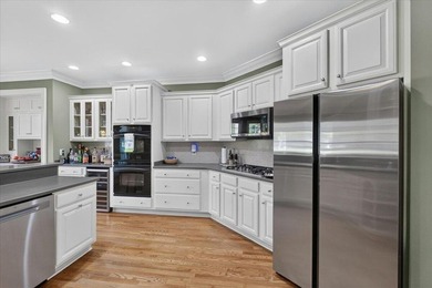 Set behind the gates of a sought-after golf course community of - photo 30