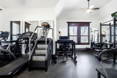 Luxury Living Redefined on a One-Acre Estate Completely - photo 31