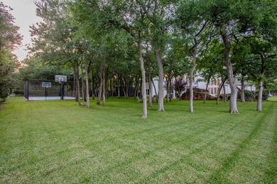 Luxury Living Redefined on a One-Acre Estate Completely - photo 37