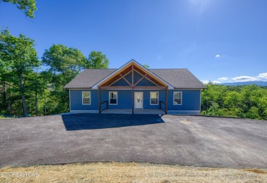 Lake Home For Sale in Sevierville, Tennessee