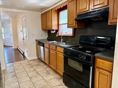Gerritsen Beach! A must see! Freshly painted 5 Bedroom, 2 Bath - photo 3