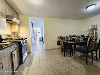 ALL BRICK SINGLE FAMILY 4 BEDROOM, 3 BATHROOM. RENOVATED IN 2021 - photo 4
