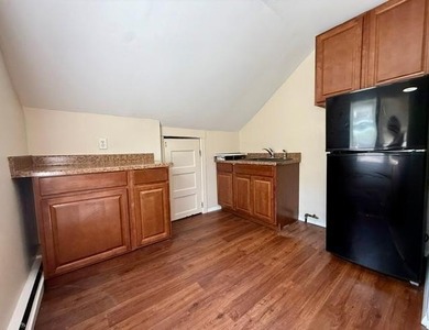 Gerritsen Beach! A must see! Freshly painted 5 Bedroom, 2 Bath - photo 5