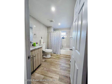 ALL BRICK SINGLE FAMILY 4 BEDROOM, 3 BATHROOM. RENOVATED IN 2021 - photo 6