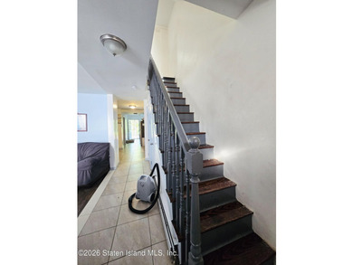 ALL BRICK SINGLE FAMILY 4 BEDROOM, 3 BATHROOM. RENOVATED IN 2021 - photo 8
