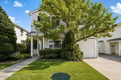 Welcome to 38 Jasper St. in the desirable Willowbrook section of - photo 2