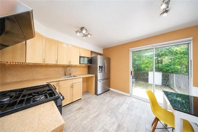 Welcome to 28 Long Pond ln, a beautifully maintained - photo 3