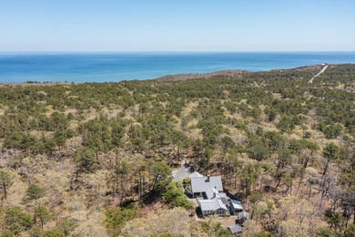 Beautifully tucked away on a quiet, sand road on the western - photo 1