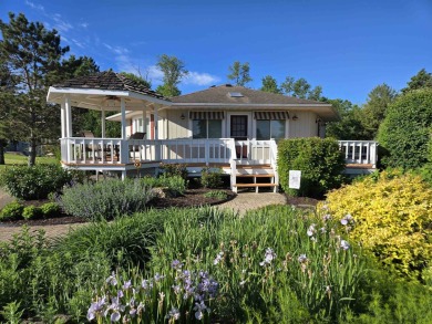 Lake Home Sale Pending in Apple River, Illinois